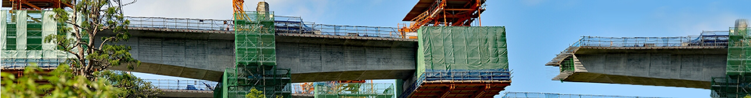 高速道路建設現場での空を介した資機材運搬